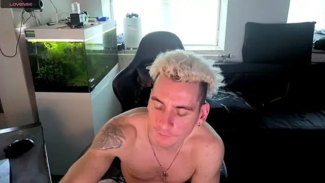 Rayzel White online show from 05-23-26, 04:33