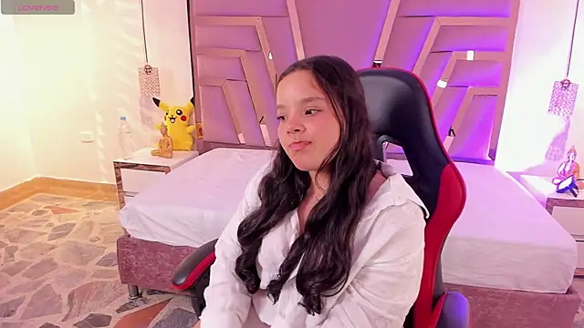 Snapshot of LilyPetite_ chatting on 01-14-26, 04:29 LilyPetite online show from 01-14-26, 04:29