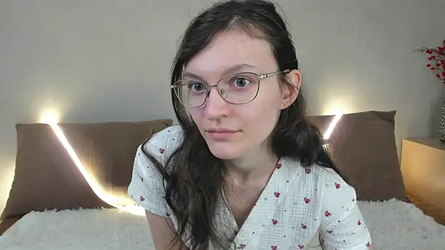 ThoraMarola online show from 03-20-26, 05:01