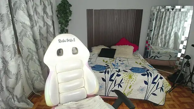 keileen luna online show from 05-23-26, 12:42