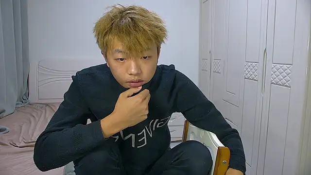 Chocolates-001 online show from 02-23-26, 11:18