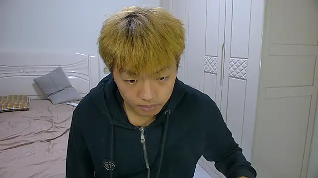 Chocolates-001 online show from 03-17-26, 10:07