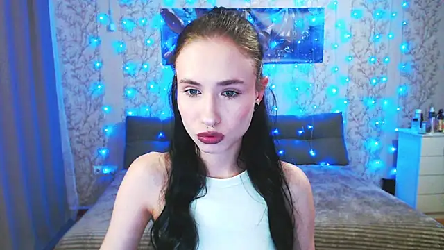 SnowWhite Lissa online show from 04-06-26, 06:53