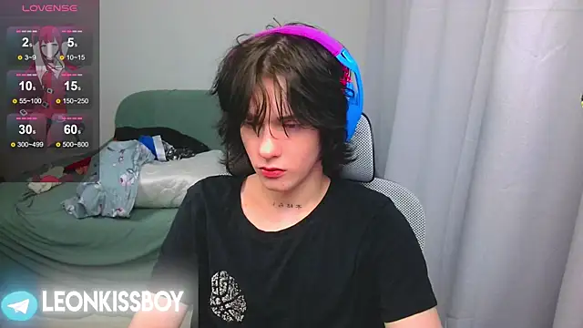 LeonBoykisser online show from 04-15-26, 04:14