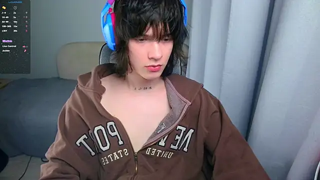 LeonBoykisser online show from 06-07-26, 10:13