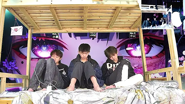 xiaohuangren01 online show from 02-06-26, 01:54