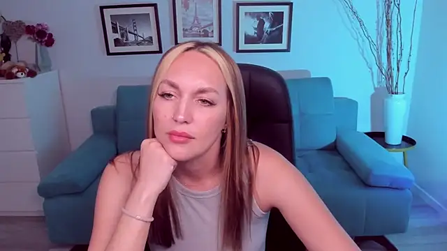 EvieMagical online show from 06-05-26, 12:00