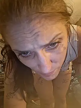 LadySn0w26 online show from 04-22-26, 01:52