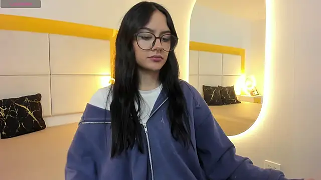 NiccolleHall online show from 02-27-26, 02:06