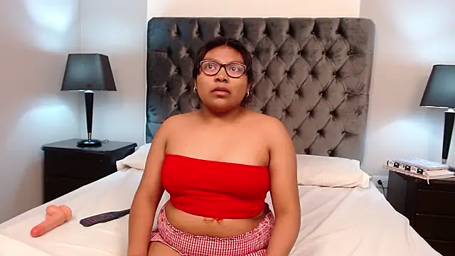 Kiri Black  online show from 02-12-26, 03:56