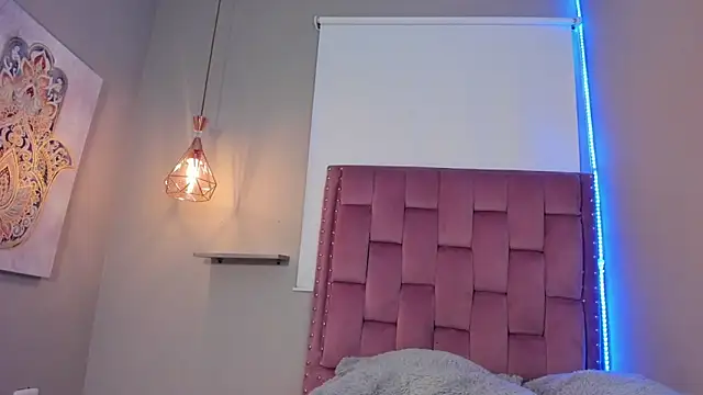 Scarlet Vixen  online show from 03-20-26, 12:21