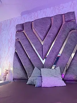 elodie rouge online show from 04-17-26, 07:17