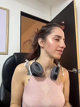 elodie rouge online show from 07-28-26, 04:39