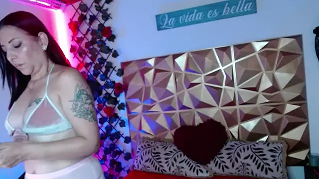 Snapshot of IvyFlame chatting on 03-21-26, 05:27 IvyFlame online show from 03-21-26, 05:27