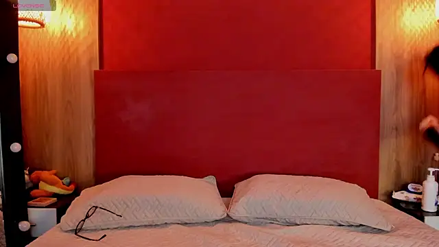 VanessaDoofenshmirtz online show from 06-07-26, 02:21