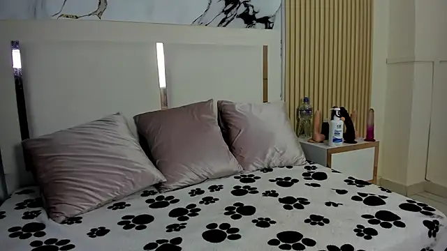 Zoehoney hl online show from 03-27-26, 08:26