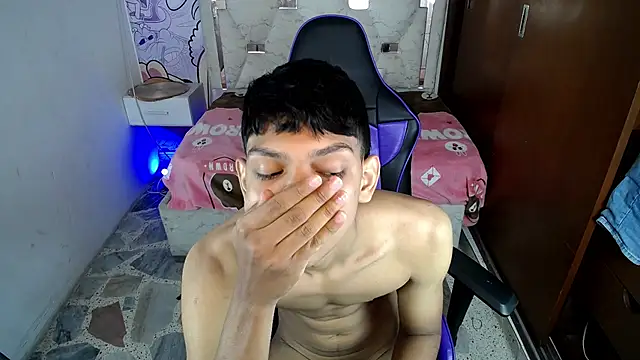 Snapshot of Rick_oficiall chatting on 02-09-26, 02:32 Rick oficiall online show from 02-09-26, 02:32