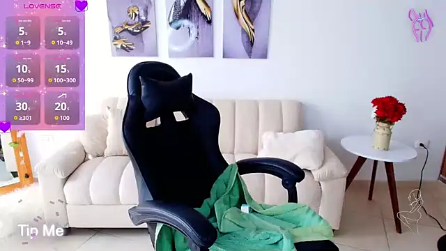 Cristina Ferreir online show from 03-24-26, 01:27