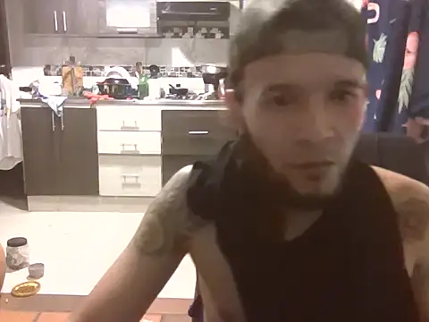 Snapshot of ELARKIMAN chatting on 01-15-26, 04:39 ELARKIMAN online show from 01-15-26, 04:39