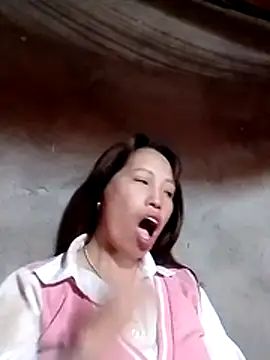 Gummiesu online show from 03-28-26, 08:52