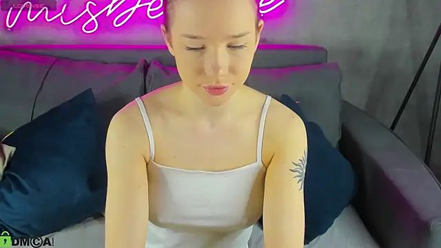 Nicole Vasquez online show from 04-21-26, 01:42