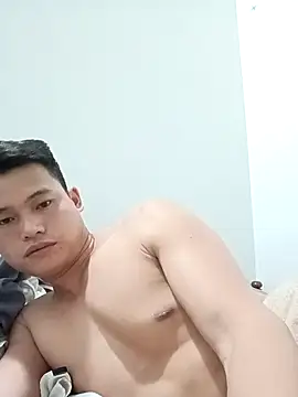 Snapshot of Maycute18 chatting on 03-15-26, 12:33 Maycute18 online show from 03-15-26, 12:33