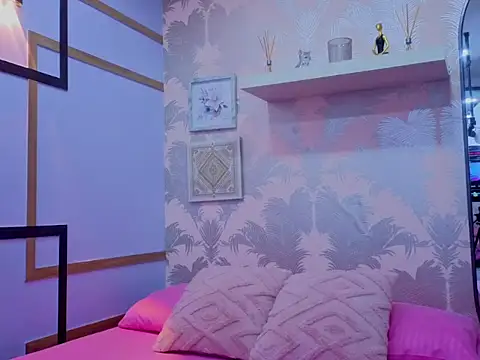 Emma Thompssonn online show from 03-26-26, 12:00