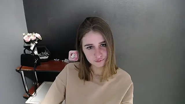 Sunny siren online show from 02-24-26, 01:31