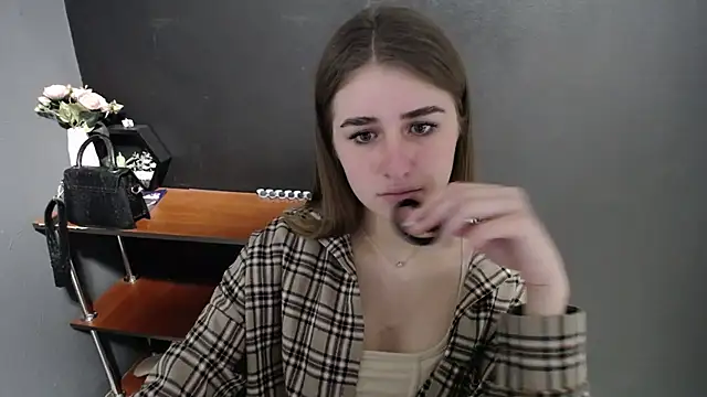 Sunny siren online show from 04-23-26, 12:04