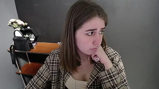 Sunny siren online show from 04-23-26, 12:51