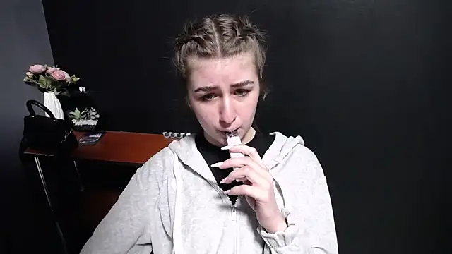 Sunny siren online show from 04-24-26, 12:18