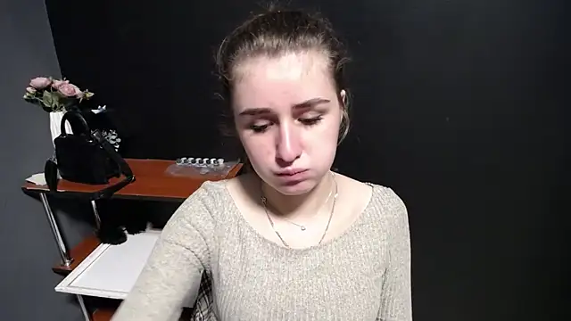 Sunny siren online show from 05-21-26, 01:29
