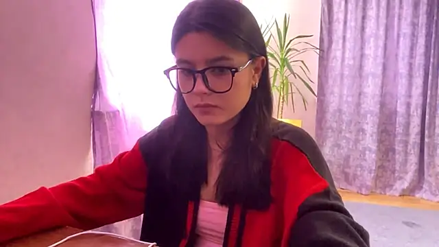 Snapshot of SaintMari chatting on 04-30-26, 12:11 SaintMari online show from 04-30-26, 12:11