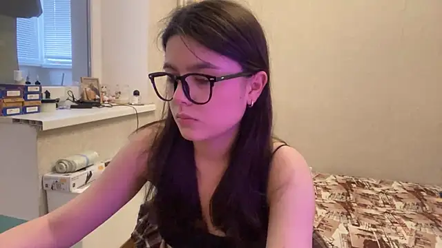 Snapshot of SaintMari chatting on 06-07-26, 02:21 SaintMari online show from 06-07-26, 02:21