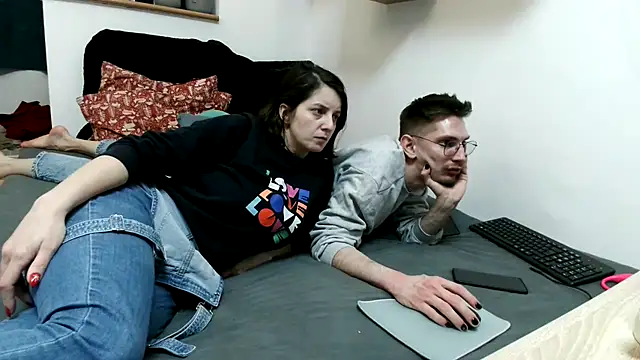 Crista-Elio online show from 04-04-26, 04:59