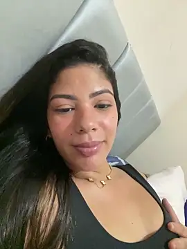 paola oliveira online show from 02-26-26, 01:10