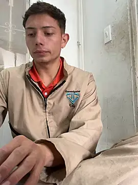santiObrero online show from 06-10-26, 04:28