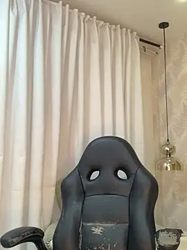 Auri   online show from 06-26-26, 07:29