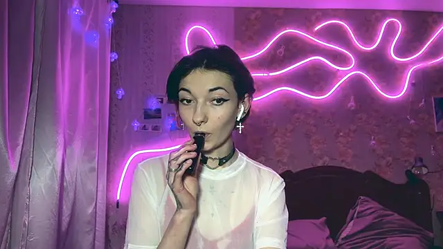 Cutle Harper online show from 01-18-26, 02:54