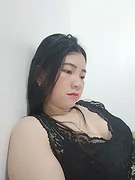 Snapshot of LoveLillyy69 chatting on 06-06-26, 02:11 LoveLillyy69 online show from 06-06-26, 02:11