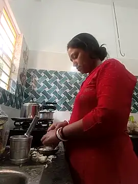 Hot-Tinaa online show from 02-20-26, 07:54