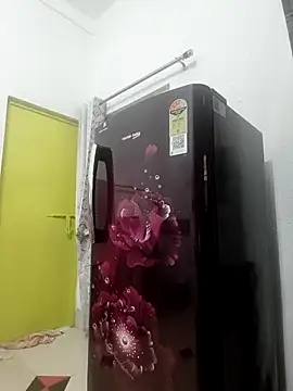 Hot-Tinaa online show from 02-25-26, 01:37