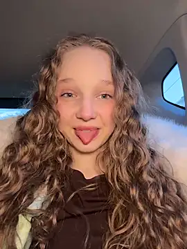 Snapshot of outside_rosy chatting on 03-06-26, 03:41 outside rosy online show from 03-06-26, 03:41