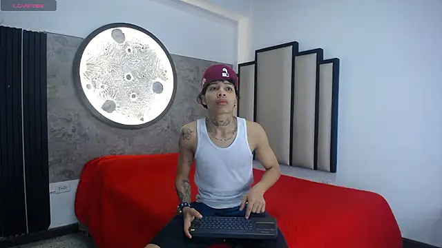 Dogan Renzo0 online show from 02-05-26, 09:14