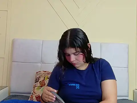 SalomeEvanz online show from 03-06-26, 01:29