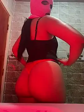 Snapshot of Rabab_Queen chatting on 05-19-26, 01:11 Rabab Queen online show from 05-19-26, 01:11