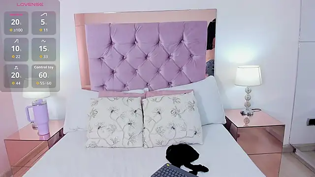 Rose Allure online show from 04-12-26, 11:37