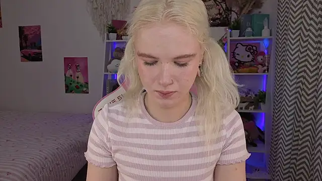 Snapshot of Mia_WaterFall chatting on 05-16-26, 03:14 Mia WaterFall online show from 05-16-26, 03:14