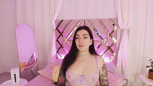 KathiaJenner online show from 04-22-26, 11:45