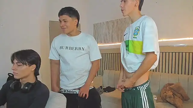 friendslikeplay online show from 02-11-26, 09:42